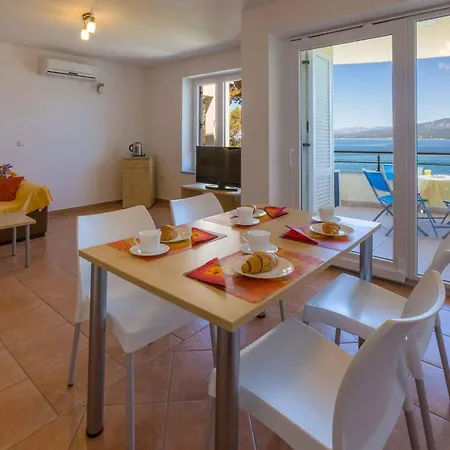 Апартаменты In - Insel Krk 39366 *